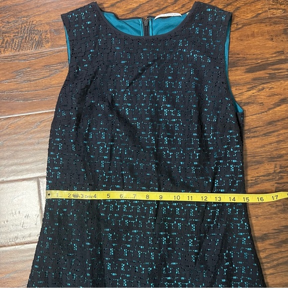 Tahari Sleeveless Navy Lace Overlay Teal Silk Sheath Dress Size 4 - Picture 7 of 11